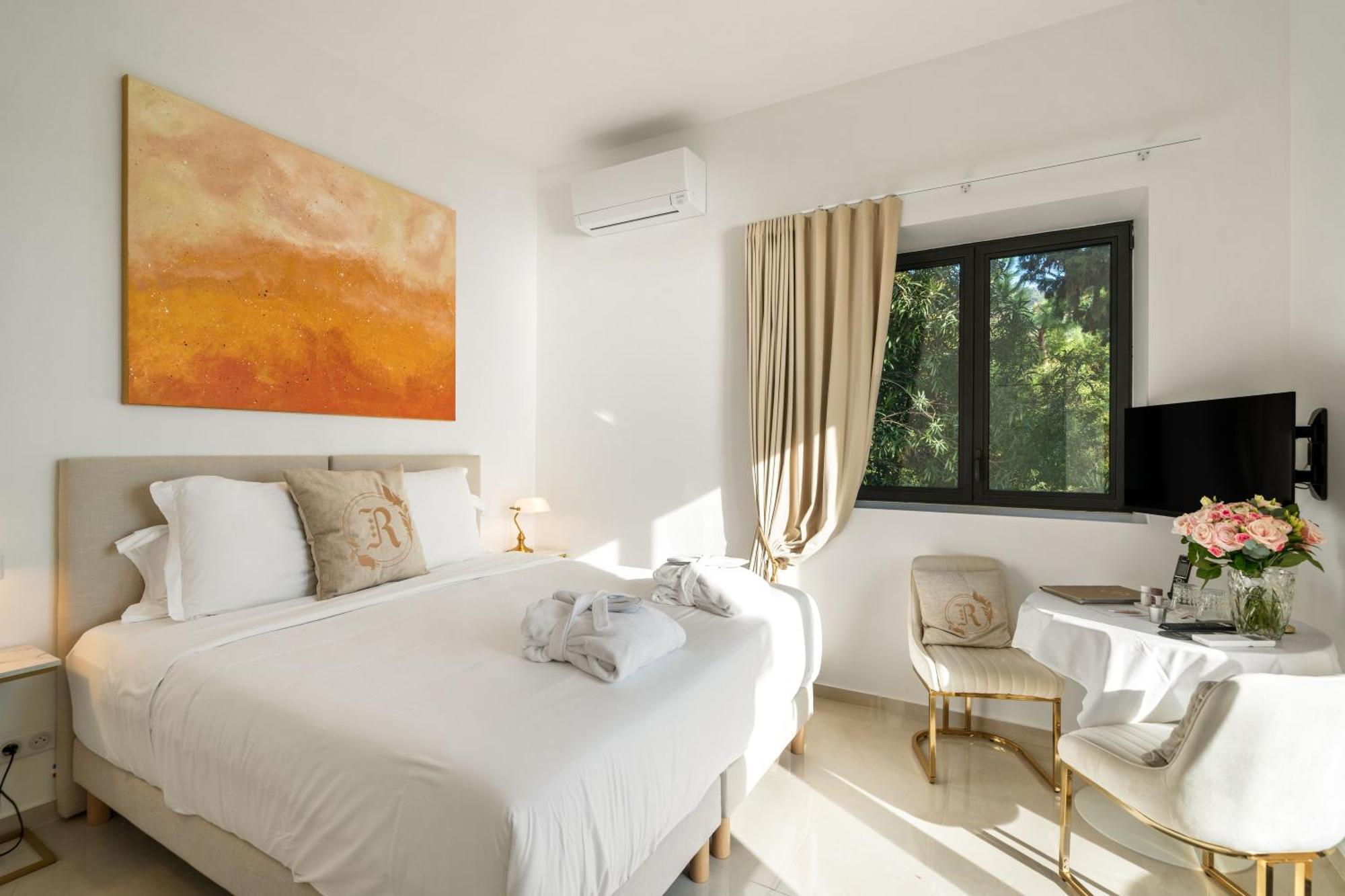 Le Hotel 4*